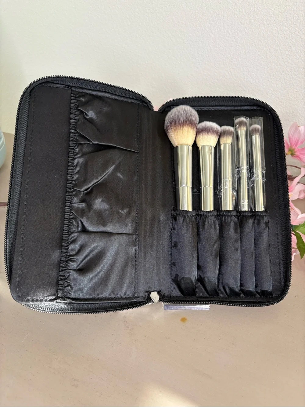 It Brushes Your Beautiful Basics Airbrush 101 5-Piece Face & Eye Brush Set New
